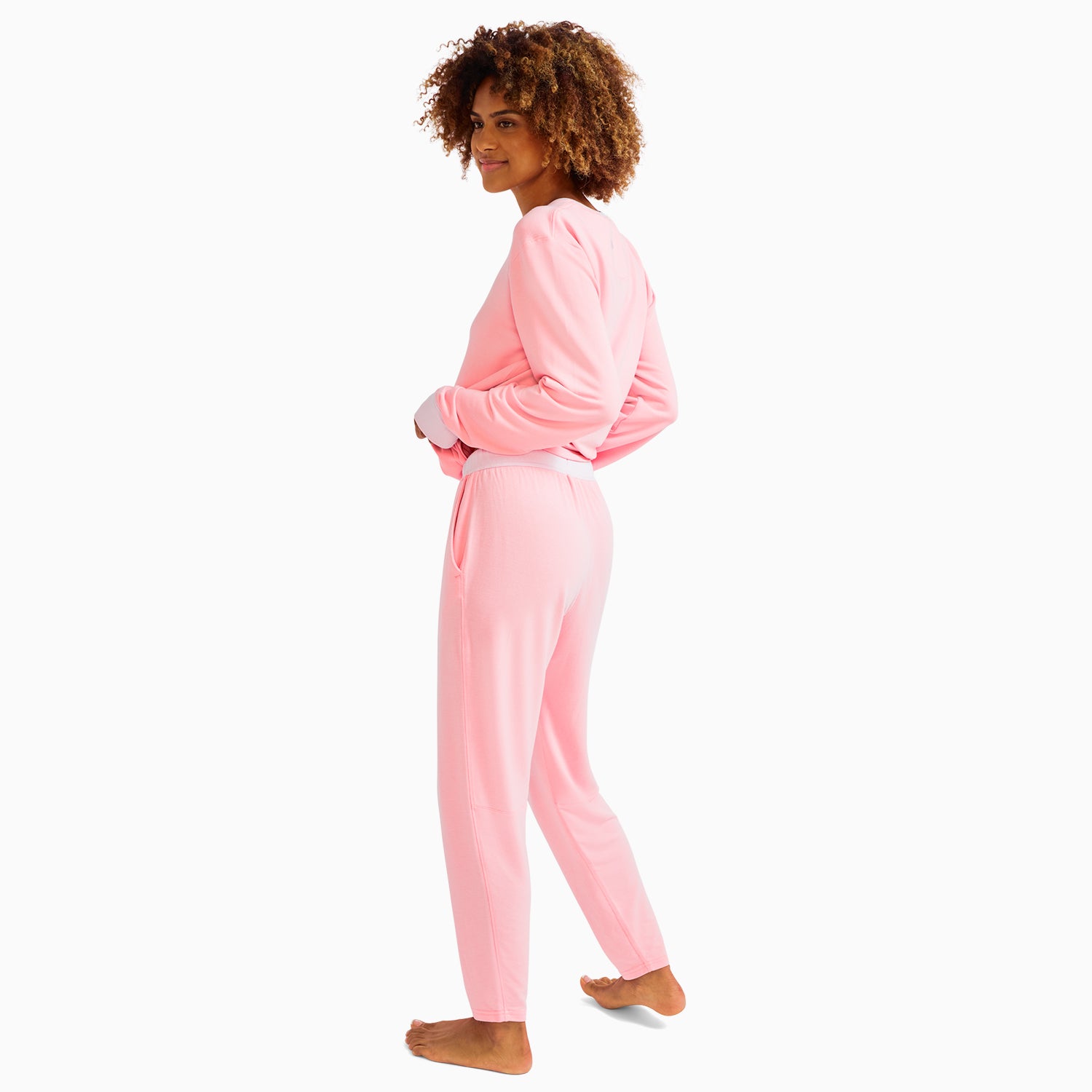 modelsizing1: Monica is 5'6 and wearing a small. | type: women