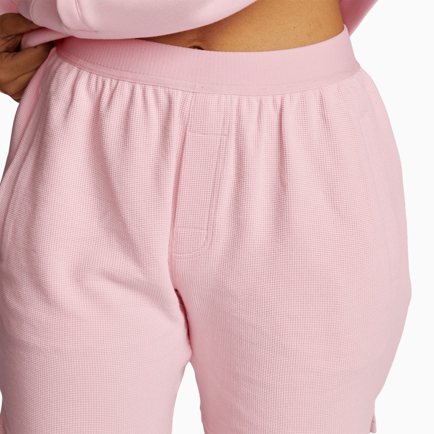 modelsizing1: Dana is 5’9” and wearing a medium. | type: women